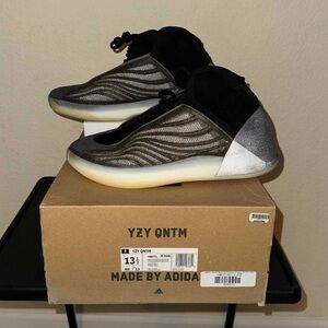 Yeezy QNTM Amber Tint